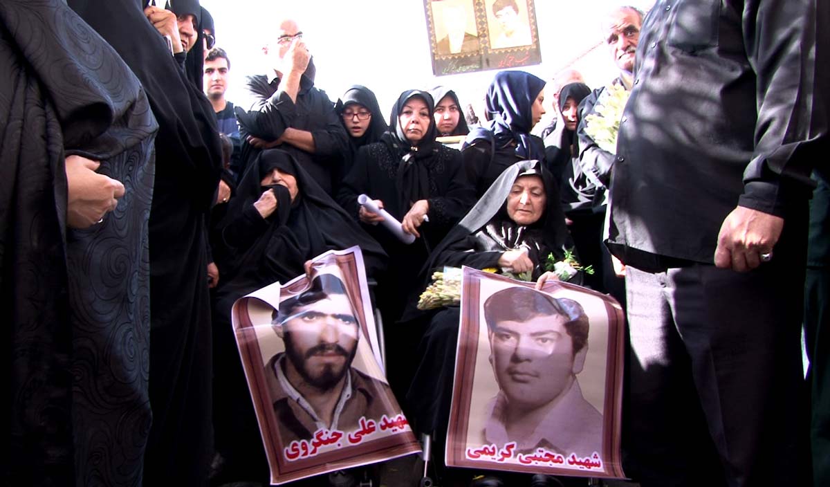 مادران شهید کریمی و جنگروی در مستند «رد پا»