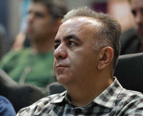 امید نجوان در مراسم یادبود مهران زینتبخش امید نجوان در مراسم یادبود مهران زینتبخش