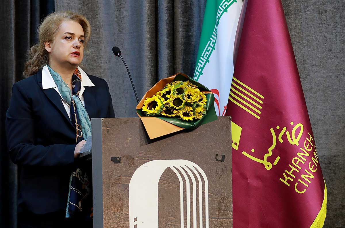 لیلا زینتبخش در مراسم یادبود مهران زینتبخش لیلا زینتبخش در مراسم یادبود مهران زینتبخش